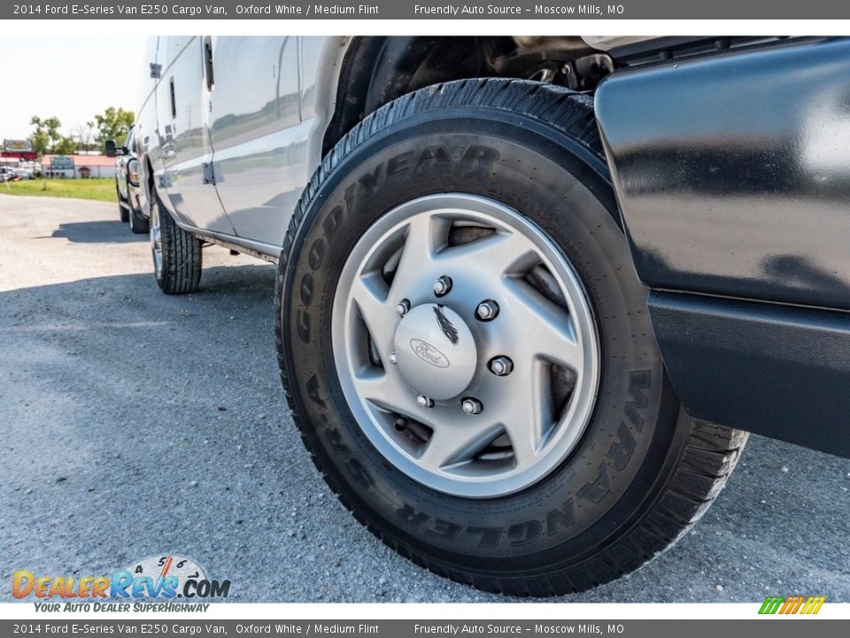 2014 Ford E-Series Van E250 Cargo Van Oxford White / Medium Flint Photo #2