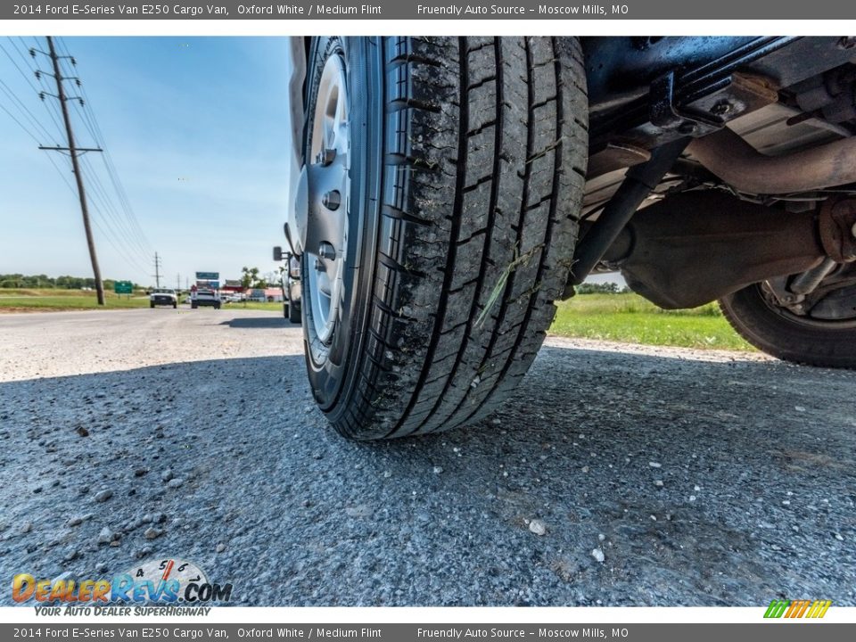2014 Ford E-Series Van E250 Cargo Van Oxford White / Medium Flint Photo #12