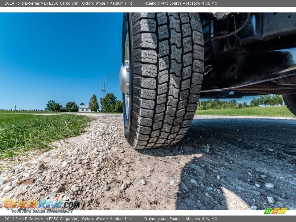 2014 Ford E-Series Van E250 Cargo Van Oxford White / Medium Flint Photo #16