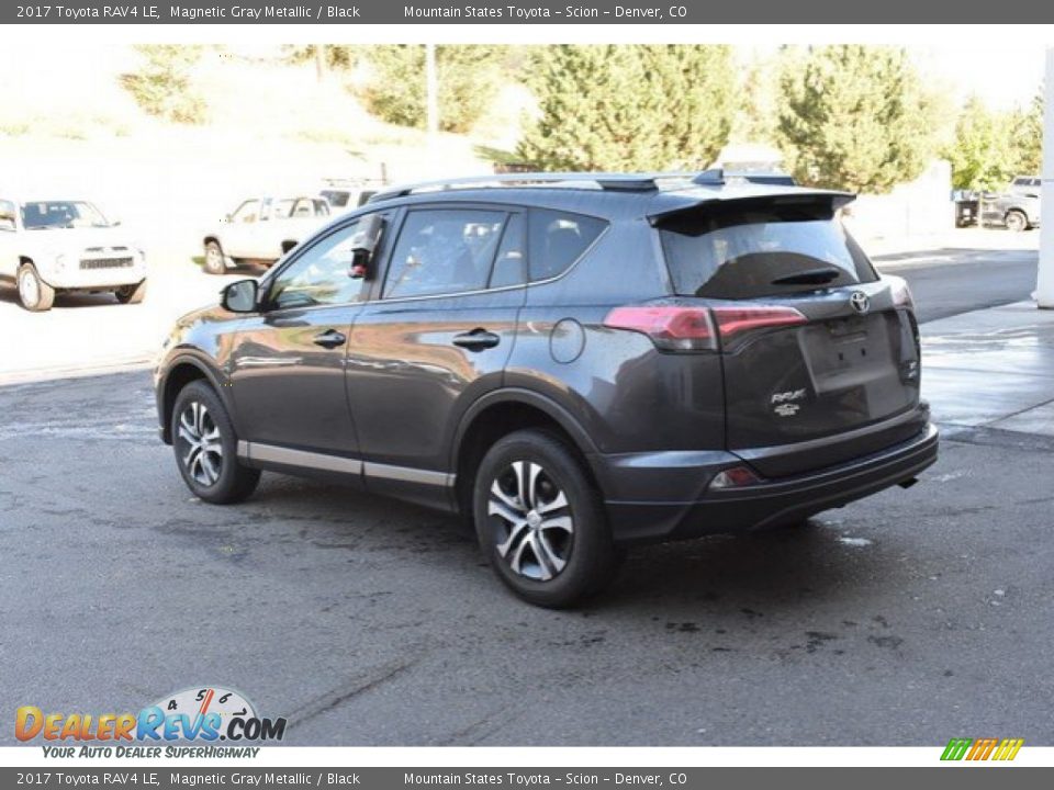 2017 Toyota RAV4 LE Magnetic Gray Metallic / Black Photo #4