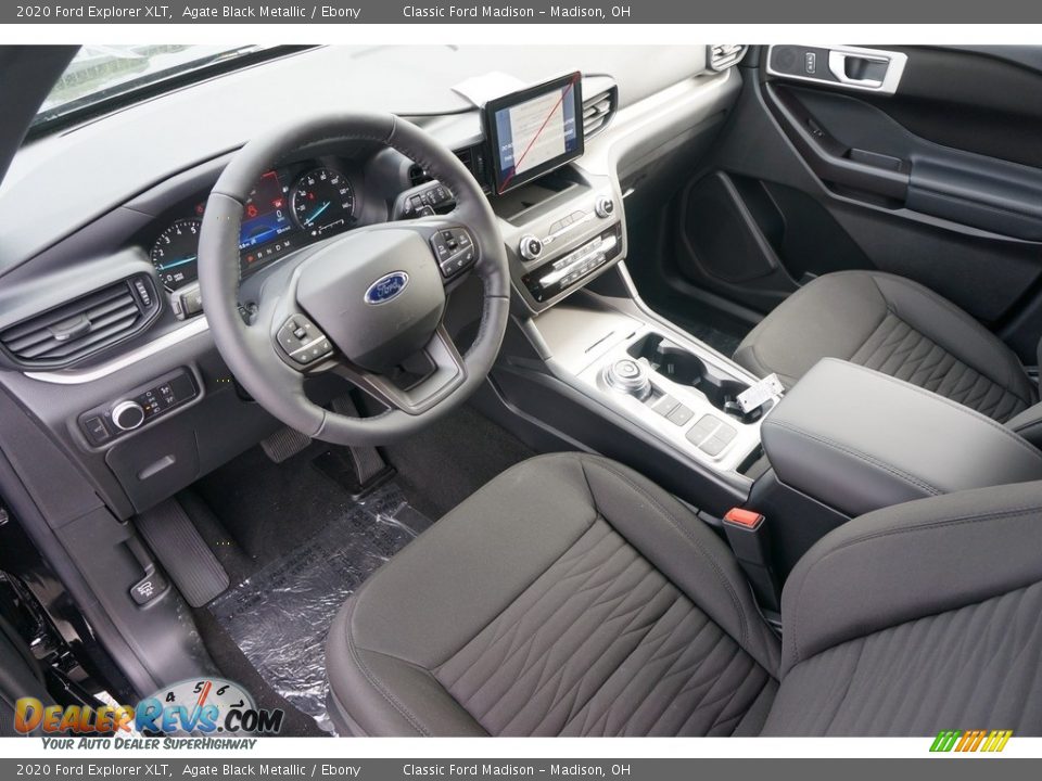 Front Seat of 2020 Ford Explorer XLT Photo #4