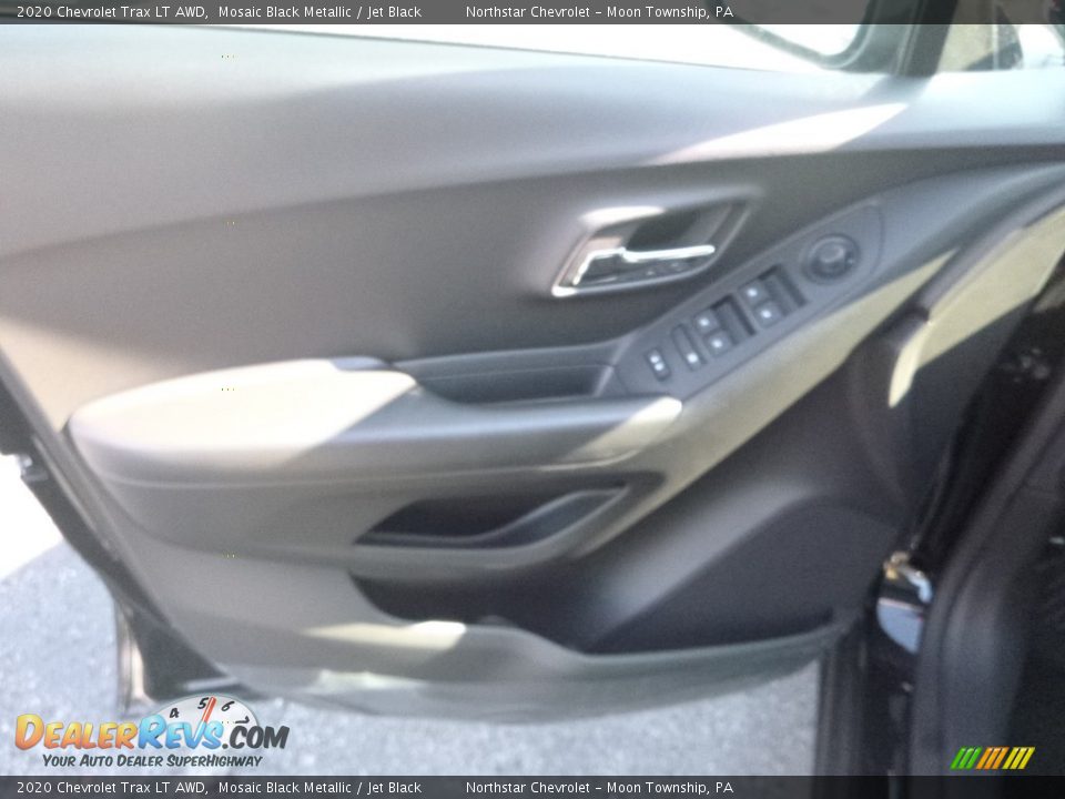 2020 Chevrolet Trax LT AWD Mosaic Black Metallic / Jet Black Photo #15