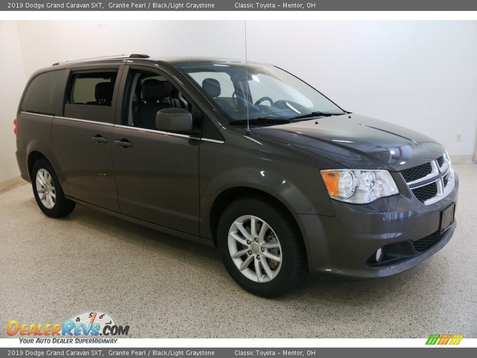 2019 Dodge Grand Caravan SXT Granite Pearl / Black/Light Graystone Photo #1