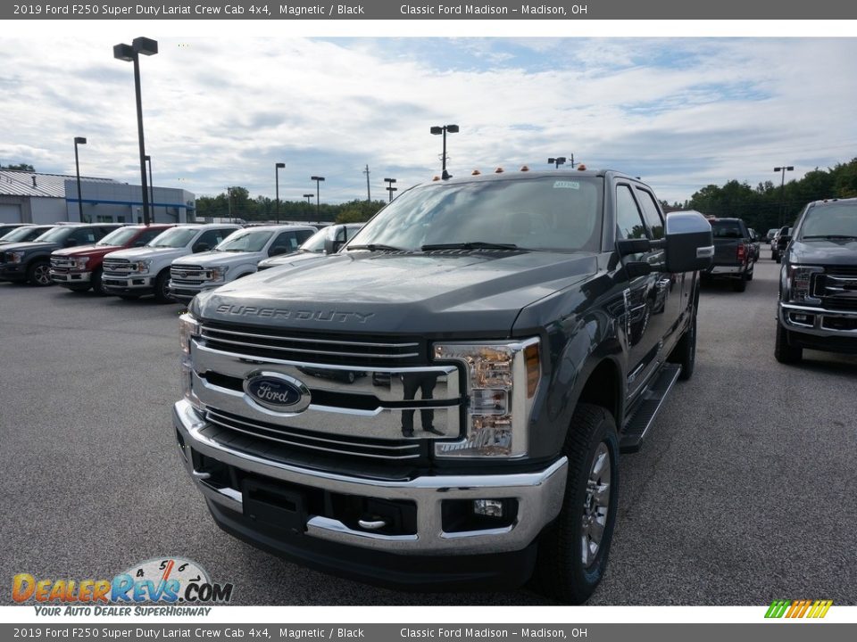 2019 Ford F250 Super Duty Lariat Crew Cab 4x4 Magnetic / Black Photo #1