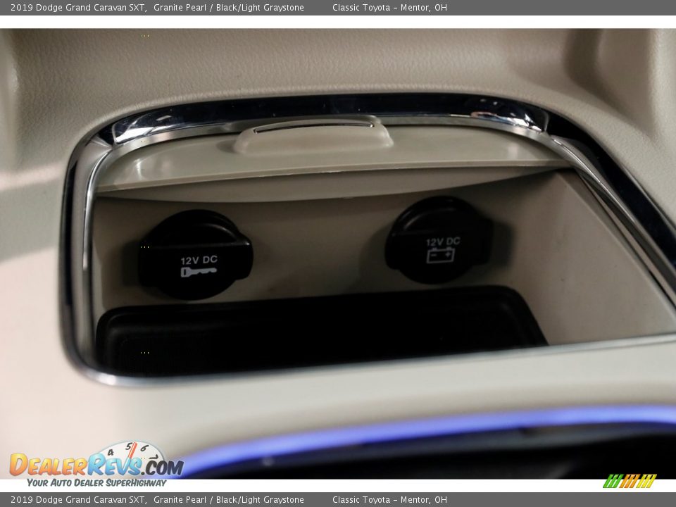 2019 Dodge Grand Caravan SXT Granite Pearl / Black/Light Graystone Photo #16
