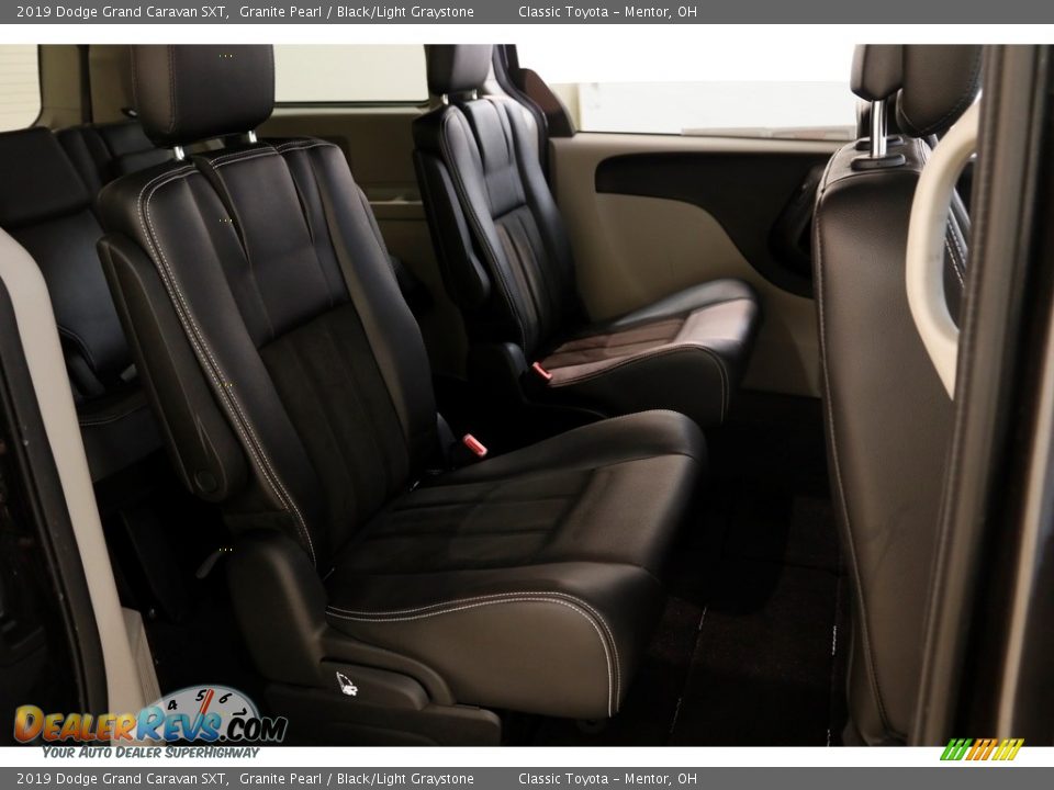 2019 Dodge Grand Caravan SXT Granite Pearl / Black/Light Graystone Photo #18