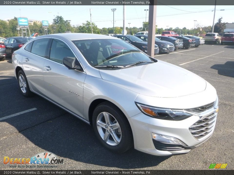 Front 3/4 View of 2020 Chevrolet Malibu LS Photo #7