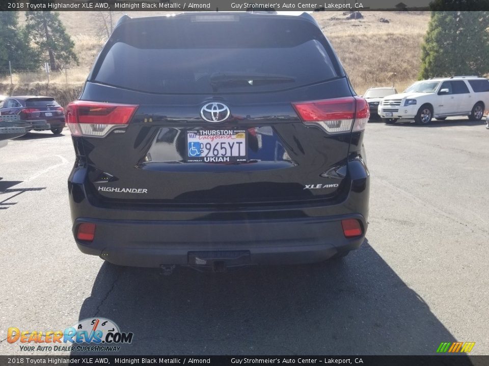 2018 Toyota Highlander XLE AWD Midnight Black Metallic / Almond Photo #8