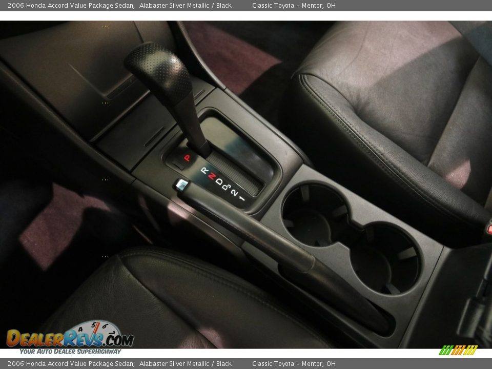 2006 Honda Accord Value Package Sedan Alabaster Silver Metallic / Black Photo #10