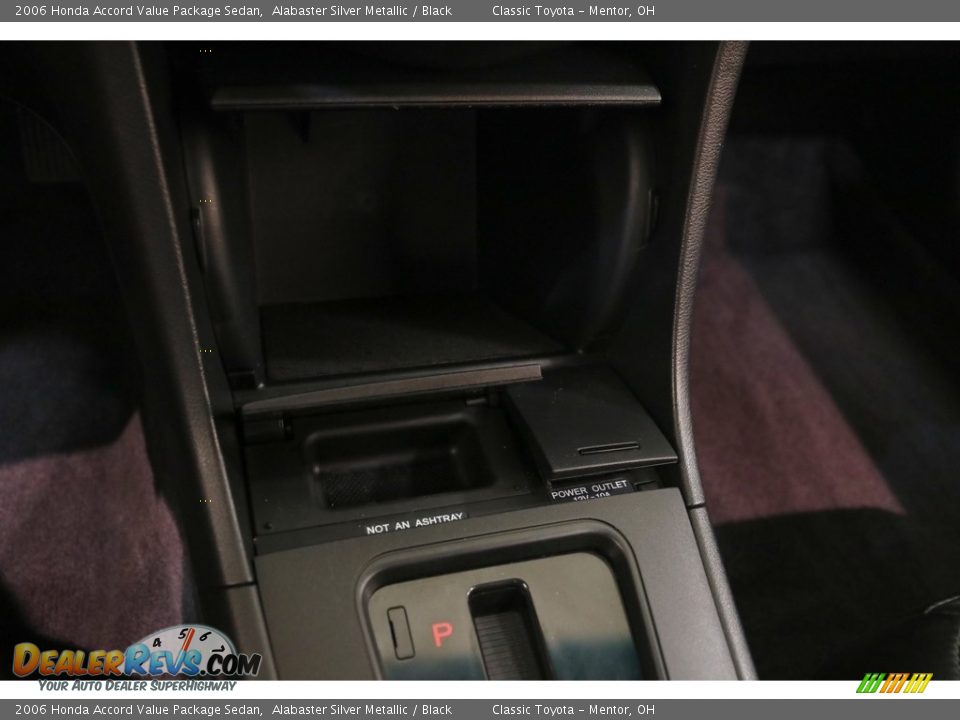 2006 Honda Accord Value Package Sedan Alabaster Silver Metallic / Black Photo #11