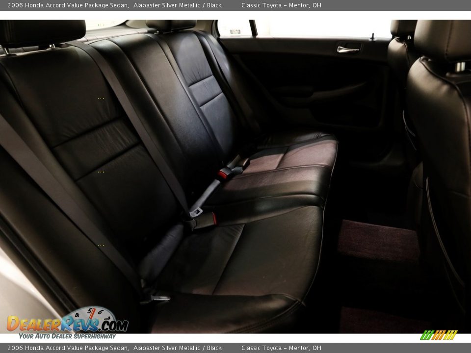 2006 Honda Accord Value Package Sedan Alabaster Silver Metallic / Black Photo #13