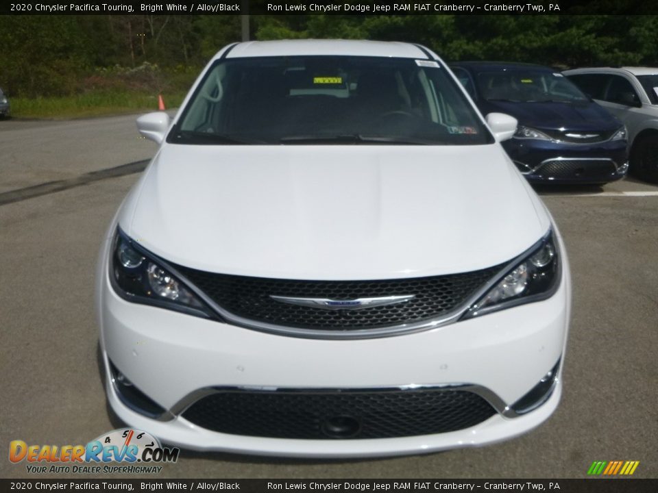 2020 Chrysler Pacifica Touring Bright White / Alloy/Black Photo #8