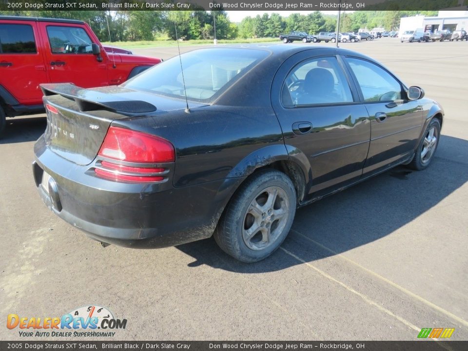 2005 Dodge Stratus SXT Sedan Brilliant Black / Dark Slate Gray Photo #7