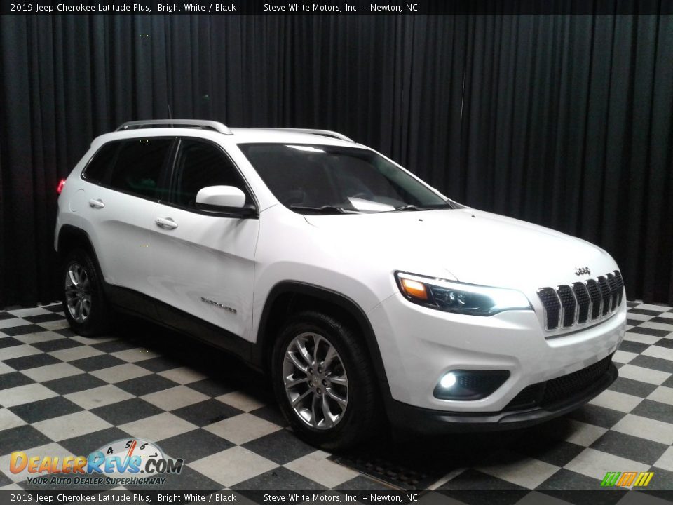 2019 Jeep Cherokee Latitude Plus Bright White / Black Photo #4