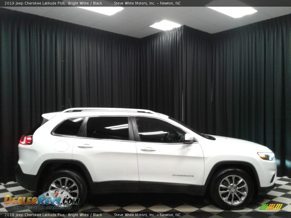 2019 Jeep Cherokee Latitude Plus Bright White / Black Photo #5