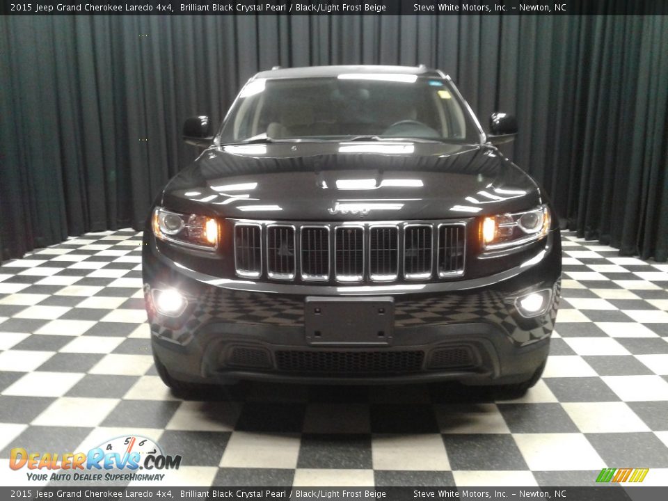 2015 Jeep Grand Cherokee Laredo 4x4 Brilliant Black Crystal Pearl / Black/Light Frost Beige Photo #3