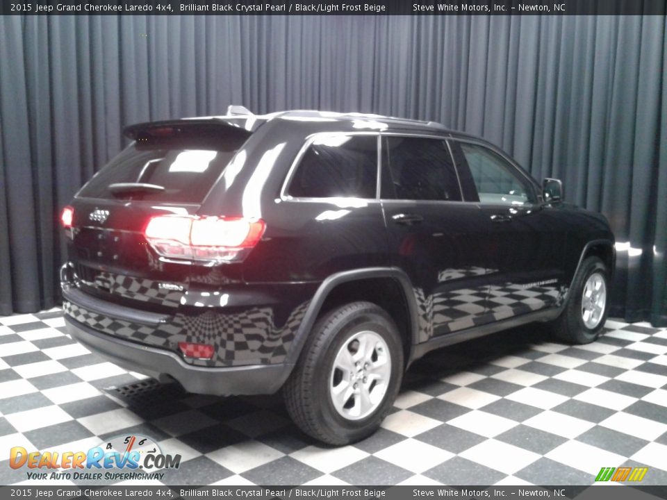 2015 Jeep Grand Cherokee Laredo 4x4 Brilliant Black Crystal Pearl / Black/Light Frost Beige Photo #6