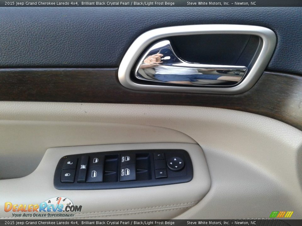 2015 Jeep Grand Cherokee Laredo 4x4 Brilliant Black Crystal Pearl / Black/Light Frost Beige Photo #9