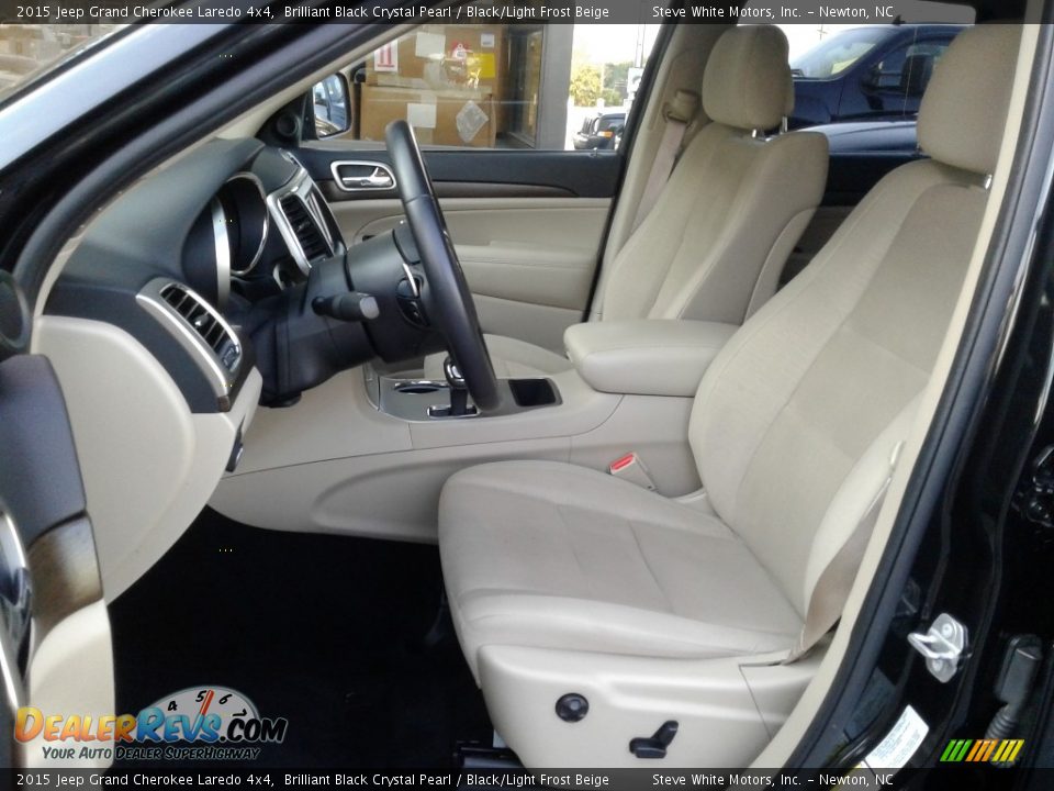 2015 Jeep Grand Cherokee Laredo 4x4 Brilliant Black Crystal Pearl / Black/Light Frost Beige Photo #10