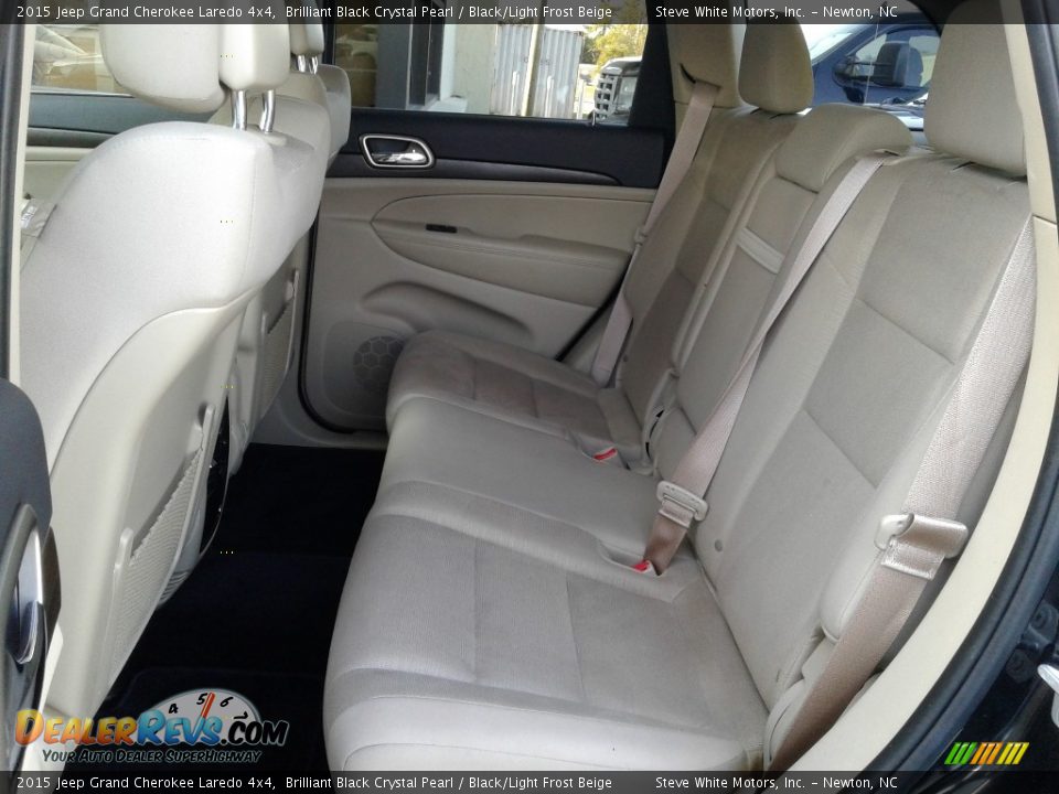 2015 Jeep Grand Cherokee Laredo 4x4 Brilliant Black Crystal Pearl / Black/Light Frost Beige Photo #11
