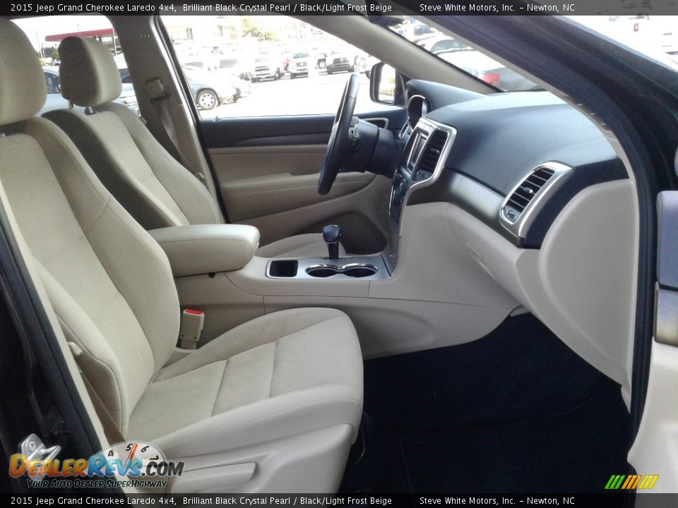 2015 Jeep Grand Cherokee Laredo 4x4 Brilliant Black Crystal Pearl / Black/Light Frost Beige Photo #14
