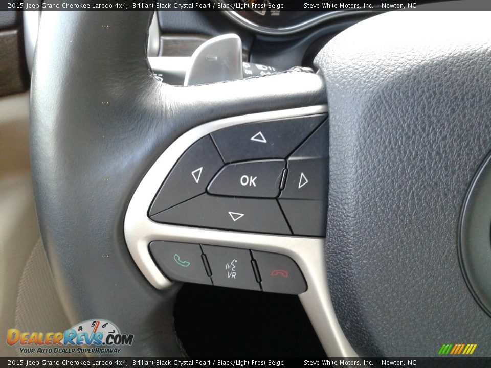 2015 Jeep Grand Cherokee Laredo 4x4 Brilliant Black Crystal Pearl / Black/Light Frost Beige Photo #16