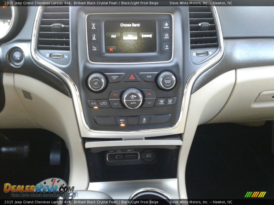 2015 Jeep Grand Cherokee Laredo 4x4 Brilliant Black Crystal Pearl / Black/Light Frost Beige Photo #19