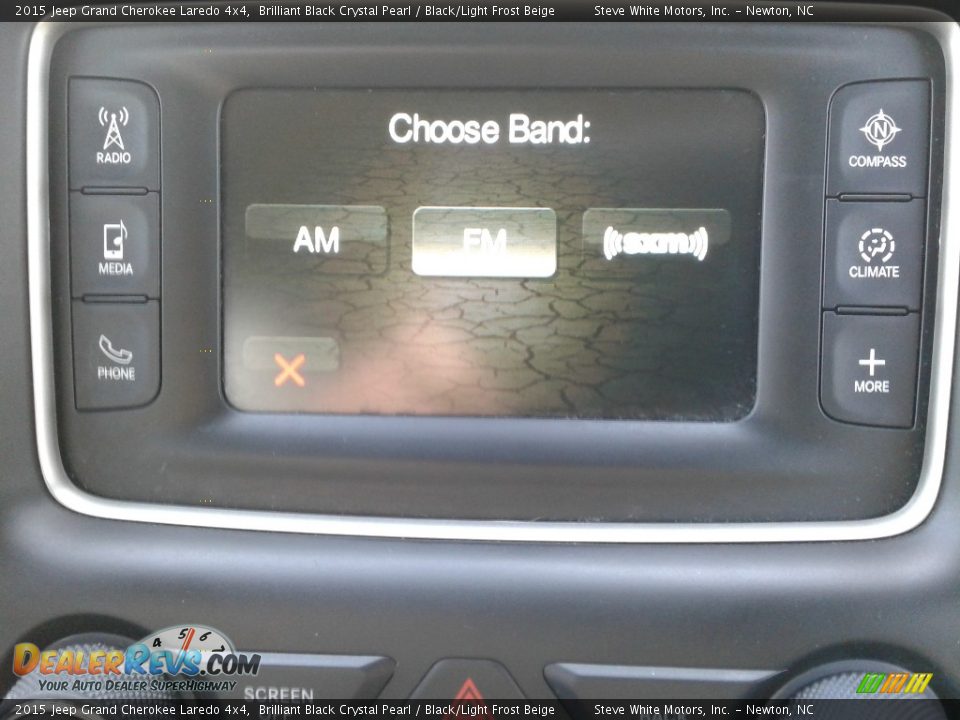 2015 Jeep Grand Cherokee Laredo 4x4 Brilliant Black Crystal Pearl / Black/Light Frost Beige Photo #20