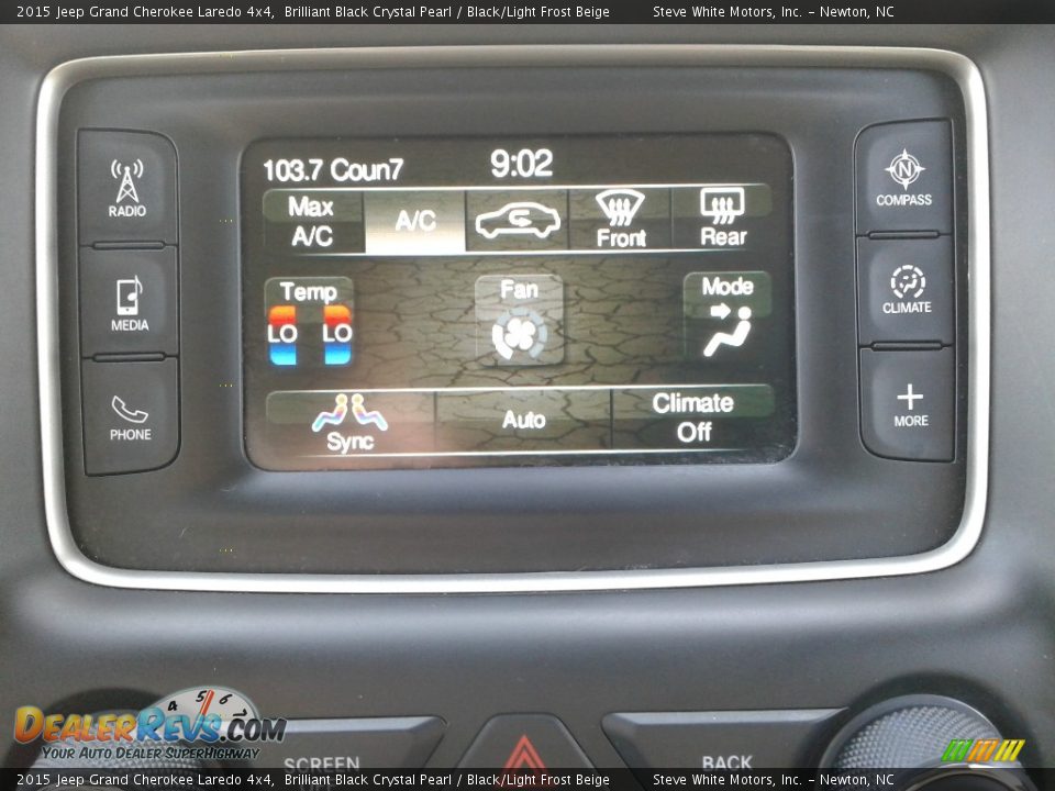 2015 Jeep Grand Cherokee Laredo 4x4 Brilliant Black Crystal Pearl / Black/Light Frost Beige Photo #21