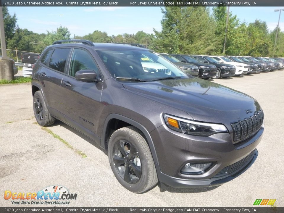 Front 3/4 View of 2020 Jeep Cherokee Altitude 4x4 Photo #7