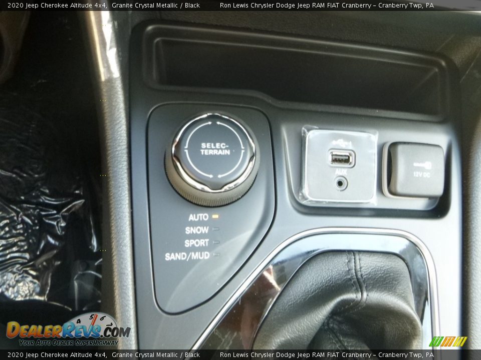 Controls of 2020 Jeep Cherokee Altitude 4x4 Photo #20