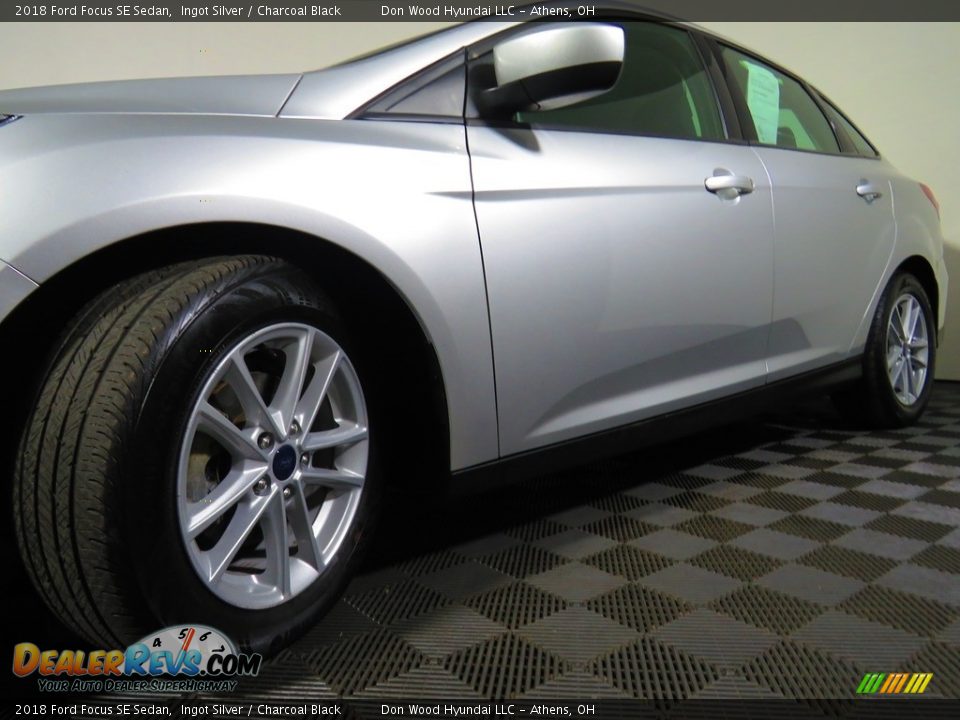 2018 Ford Focus SE Sedan Ingot Silver / Charcoal Black Photo #9