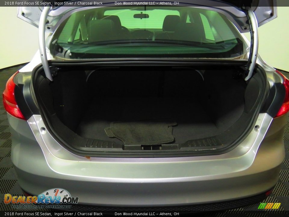 2018 Ford Focus SE Sedan Ingot Silver / Charcoal Black Photo #13