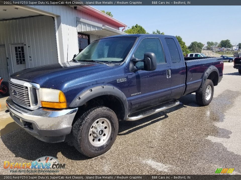 2001 Ford F250 Super Duty XL SuperCab 4x4 Chassis Island Blue Metallic / Medium Graphite Photo #3