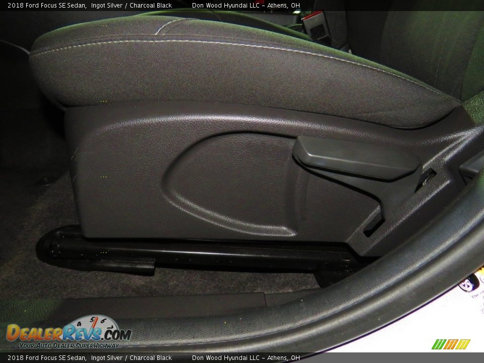 2018 Ford Focus SE Sedan Ingot Silver / Charcoal Black Photo #19