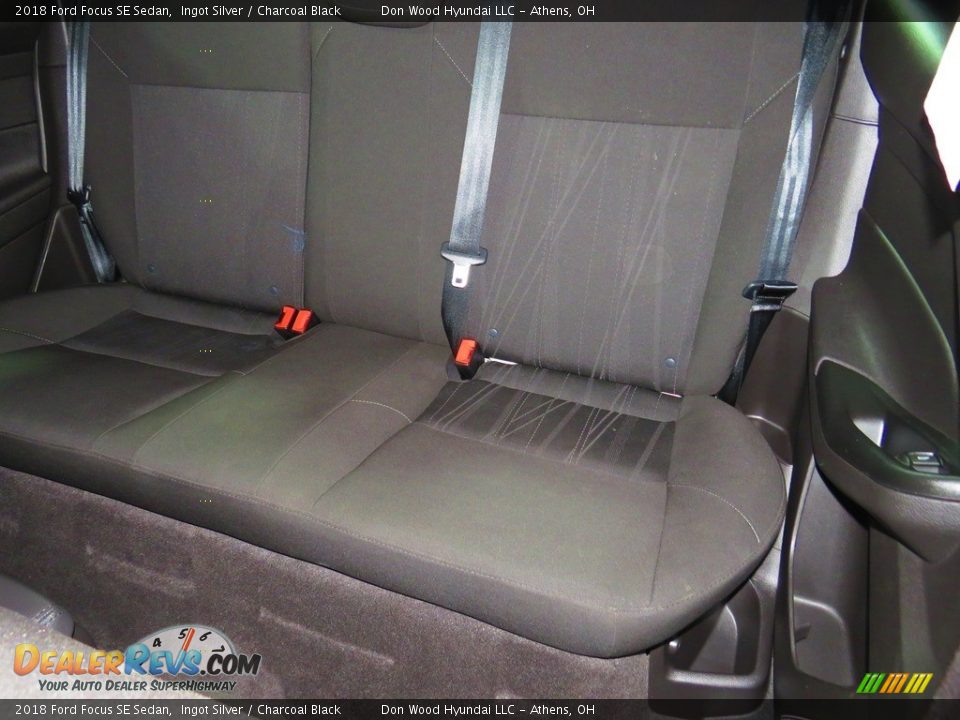 2018 Ford Focus SE Sedan Ingot Silver / Charcoal Black Photo #21