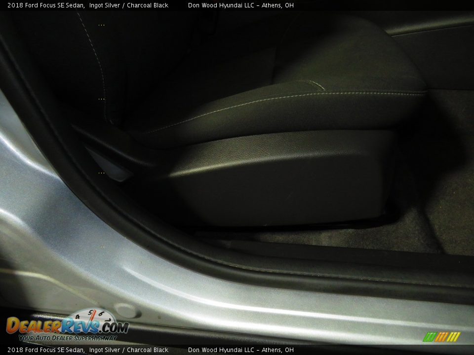 2018 Ford Focus SE Sedan Ingot Silver / Charcoal Black Photo #27