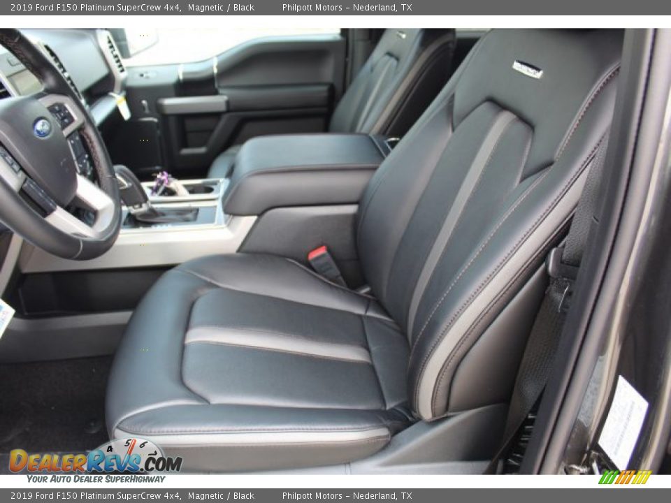 Front Seat of 2019 Ford F150 Platinum SuperCrew 4x4 Photo #12