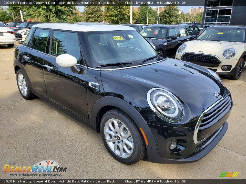 Front 3/4 View of 2020 Mini Hardtop Cooper 4 Door Photo #1