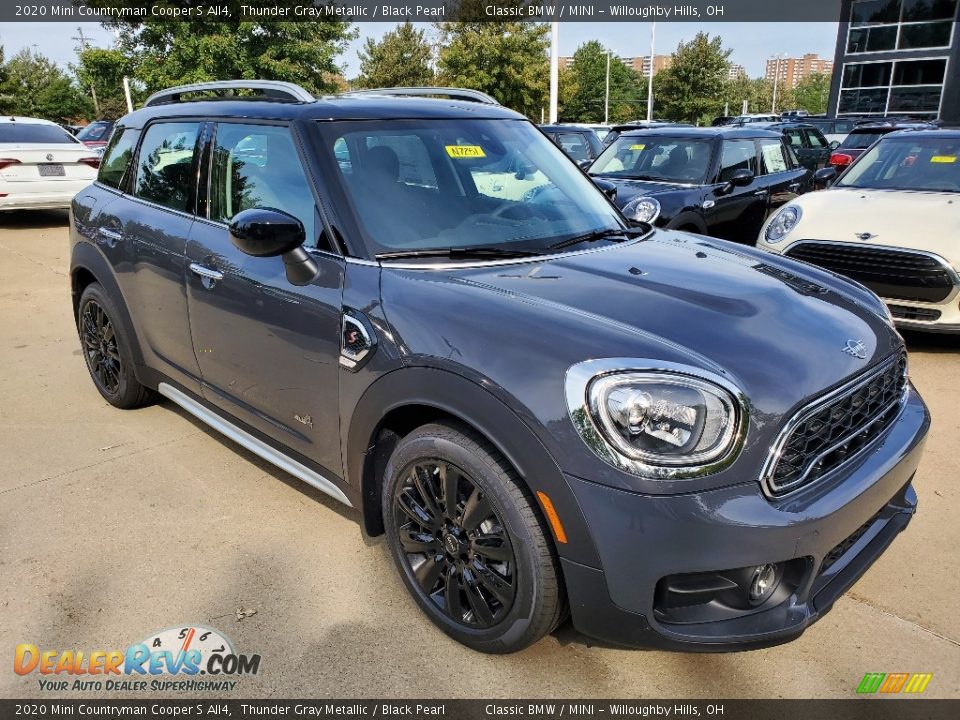 Front 3/4 View of 2020 Mini Countryman Cooper S All4 Photo #1