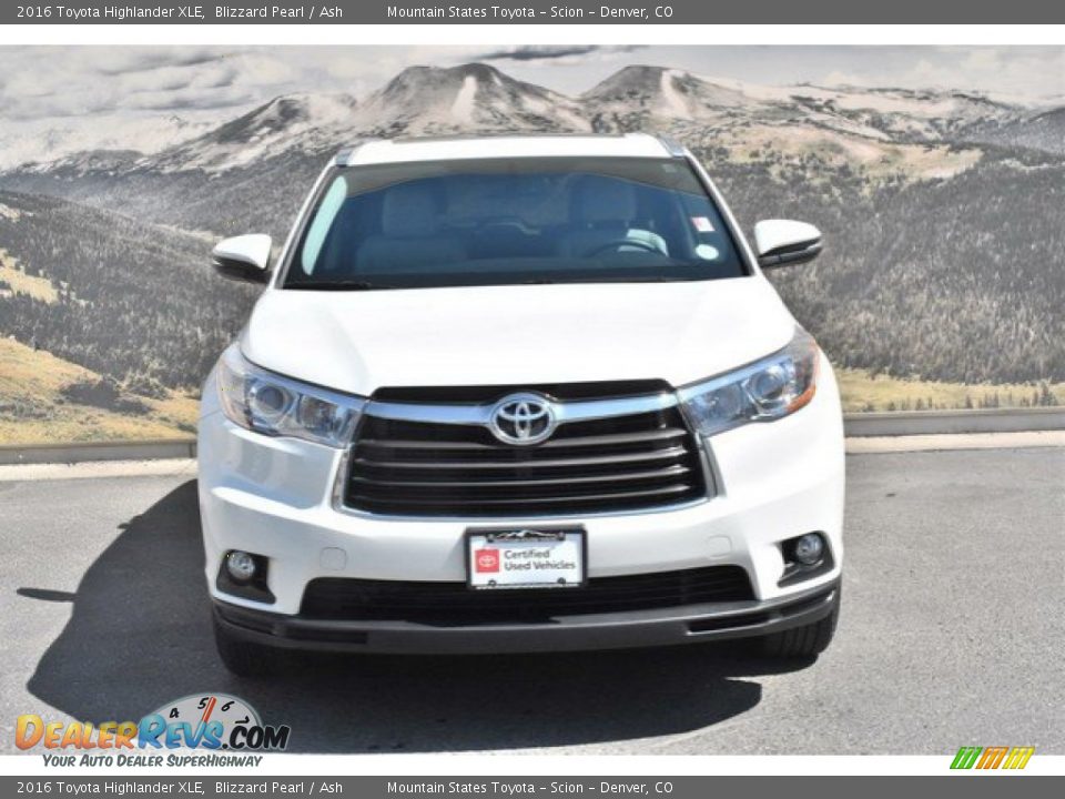 2016 Toyota Highlander XLE Blizzard Pearl / Ash Photo #4