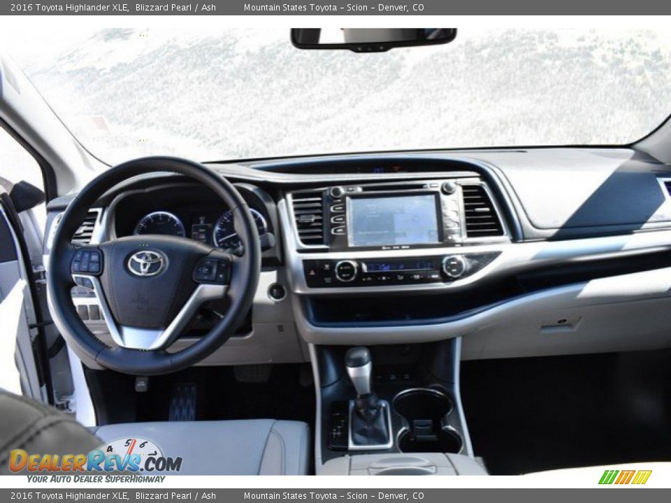 2016 Toyota Highlander XLE Blizzard Pearl / Ash Photo #13