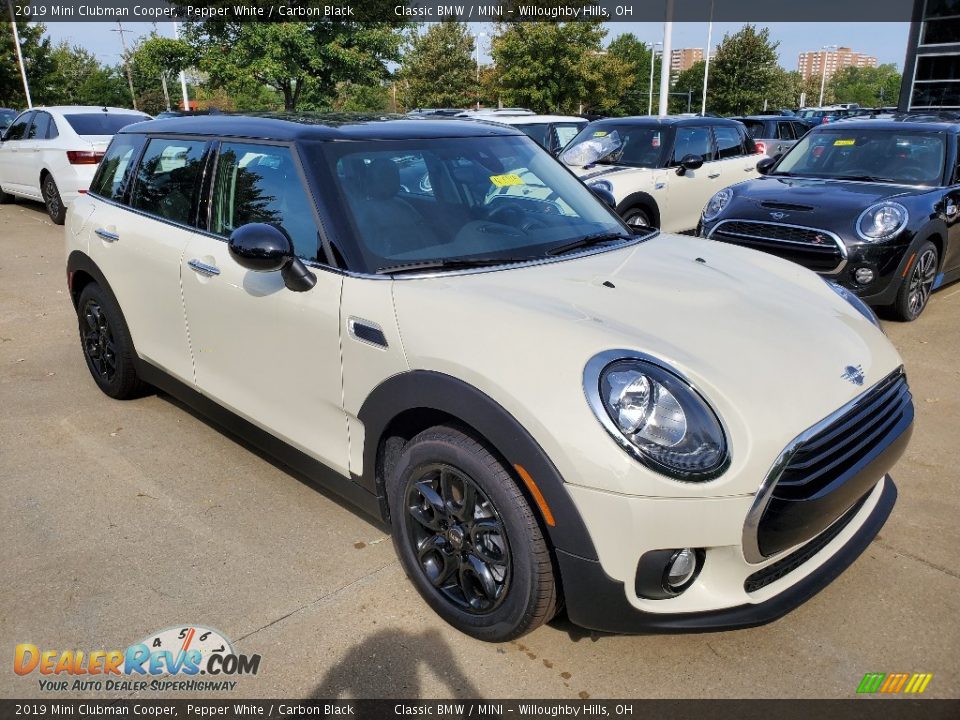 Front 3/4 View of 2019 Mini Clubman Cooper Photo #1