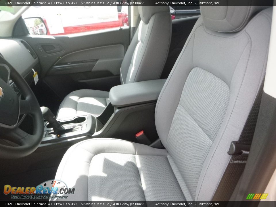 Front Seat of 2020 Chevrolet Colorado WT Crew Cab 4x4 Photo #12