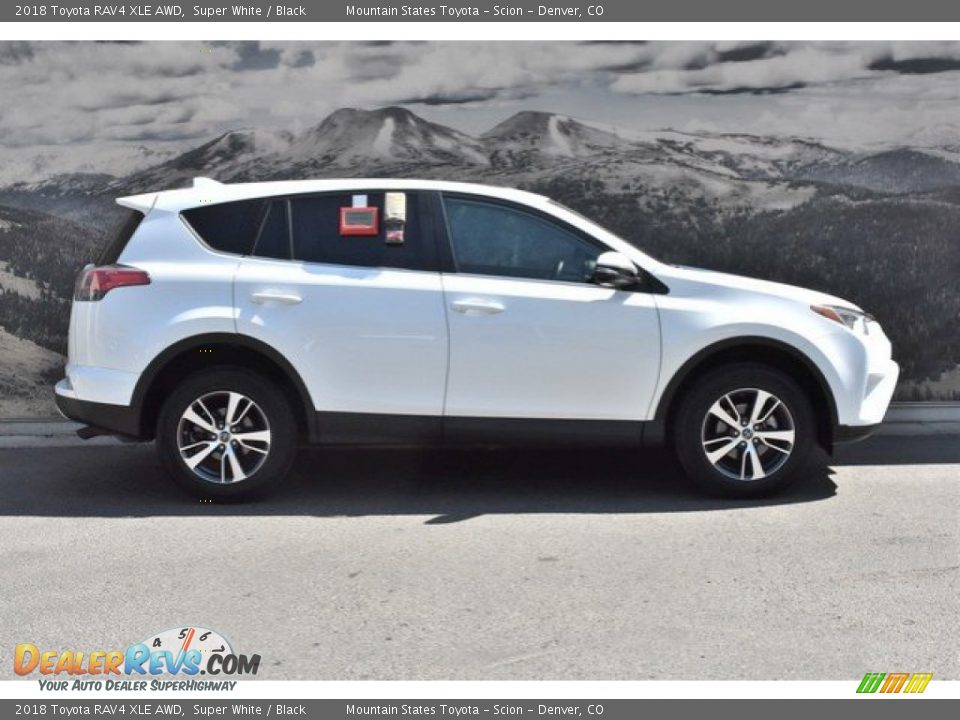 2018 Toyota RAV4 XLE AWD Super White / Black Photo #2