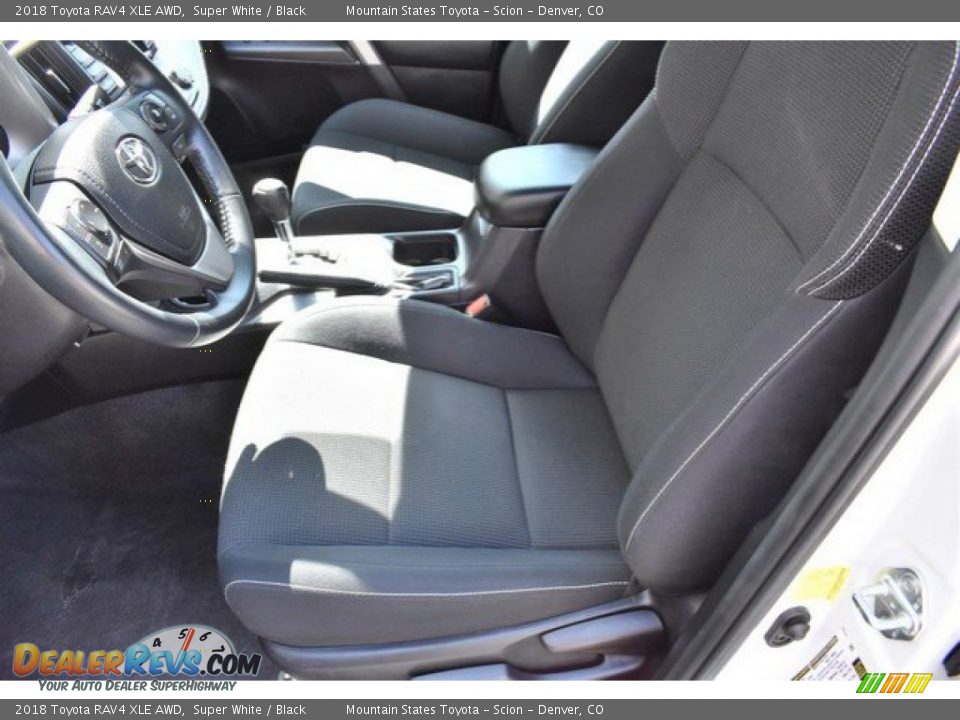 2018 Toyota RAV4 XLE AWD Super White / Black Photo #11