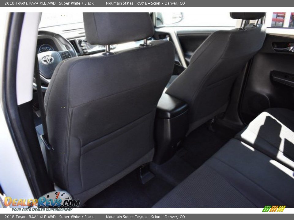 2018 Toyota RAV4 XLE AWD Super White / Black Photo #20