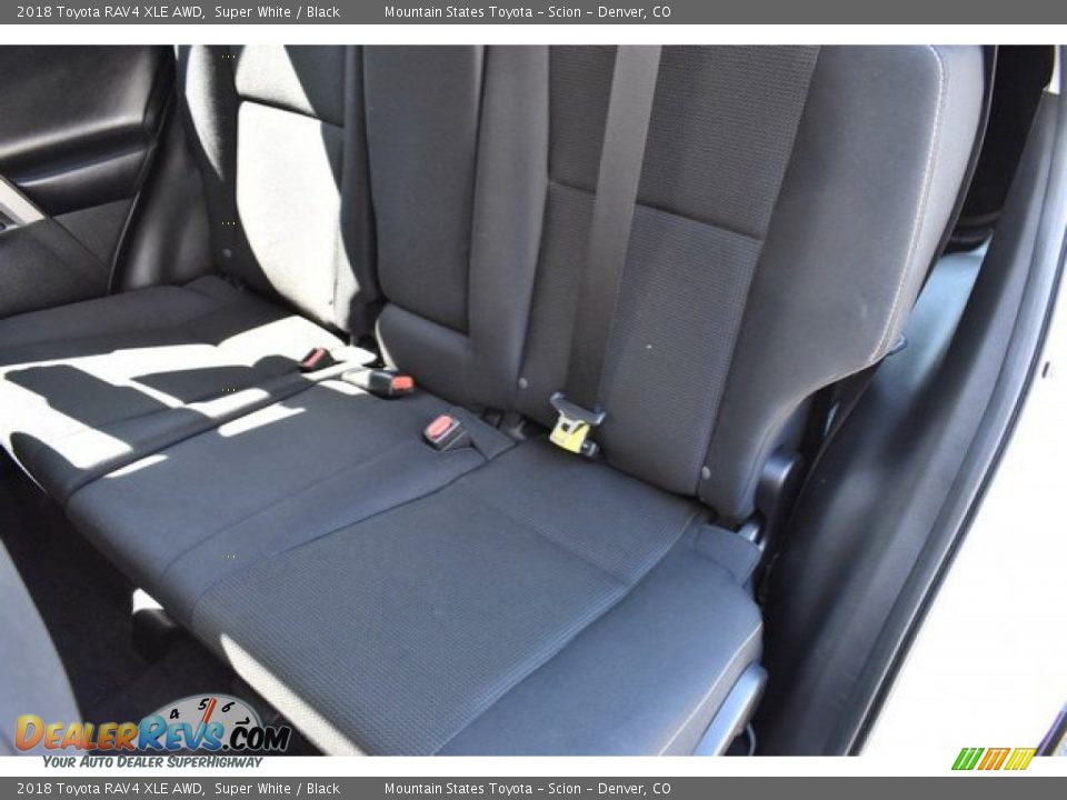2018 Toyota RAV4 XLE AWD Super White / Black Photo #22