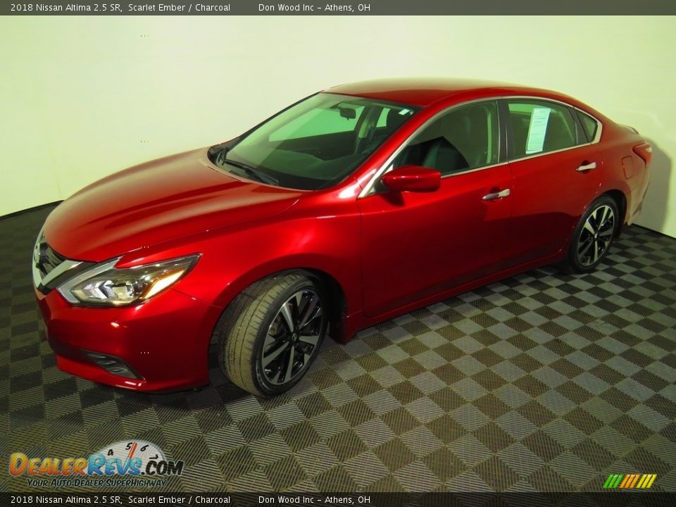 2018 Nissan Altima 2.5 SR Scarlet Ember / Charcoal Photo #7
