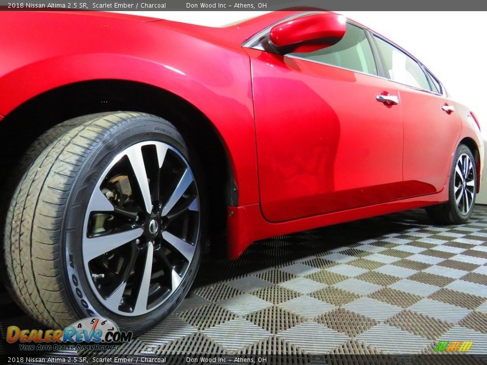 2018 Nissan Altima 2.5 SR Scarlet Ember / Charcoal Photo #8